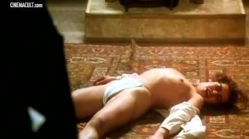 Eva Grimaldi che mostra le sue tette