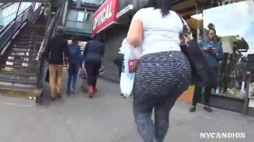 Big round booty bounce and shake beautifully