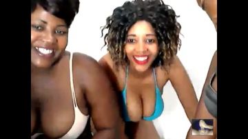 Dude masturbates on ebony big ass on webcam