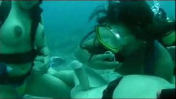 Montando um trio debaixo da água