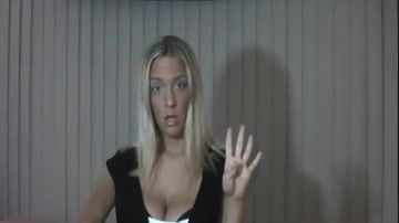Una ragazza fa godere in webcam