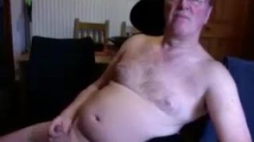Older guy in webcam solo